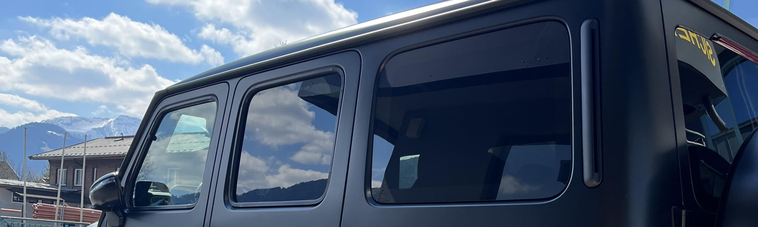 Auto schwarz matt